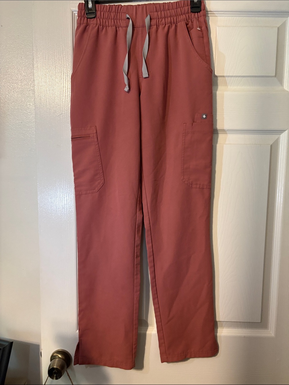 Figs Women's Cargo Scrub Jogger Pants in Dusty Rose / sienna / mauve